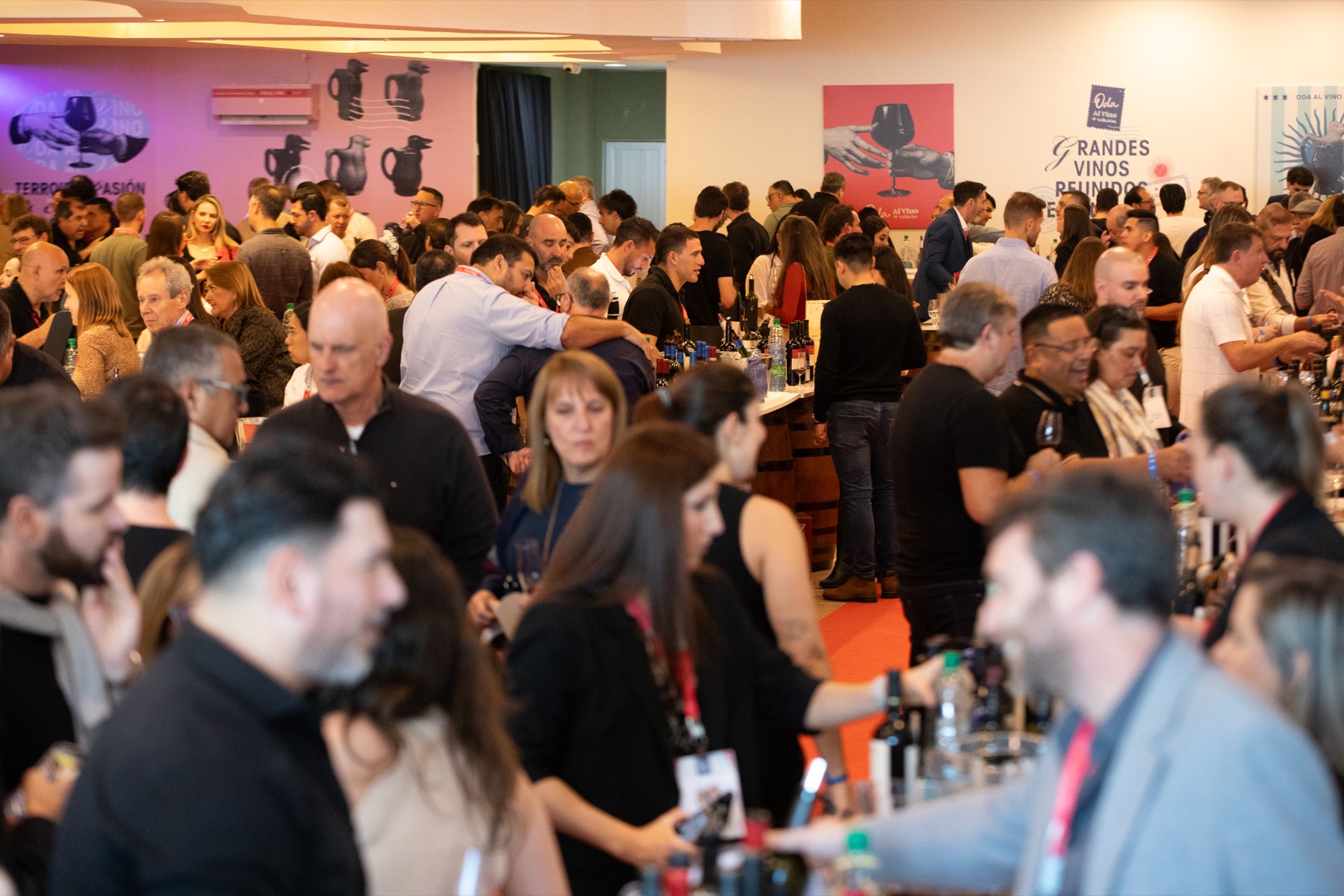 Salón de ODA al Vino lleno de gente